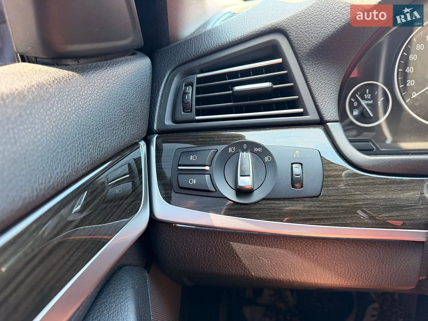 2011 BMW 5er - мініатюра 23