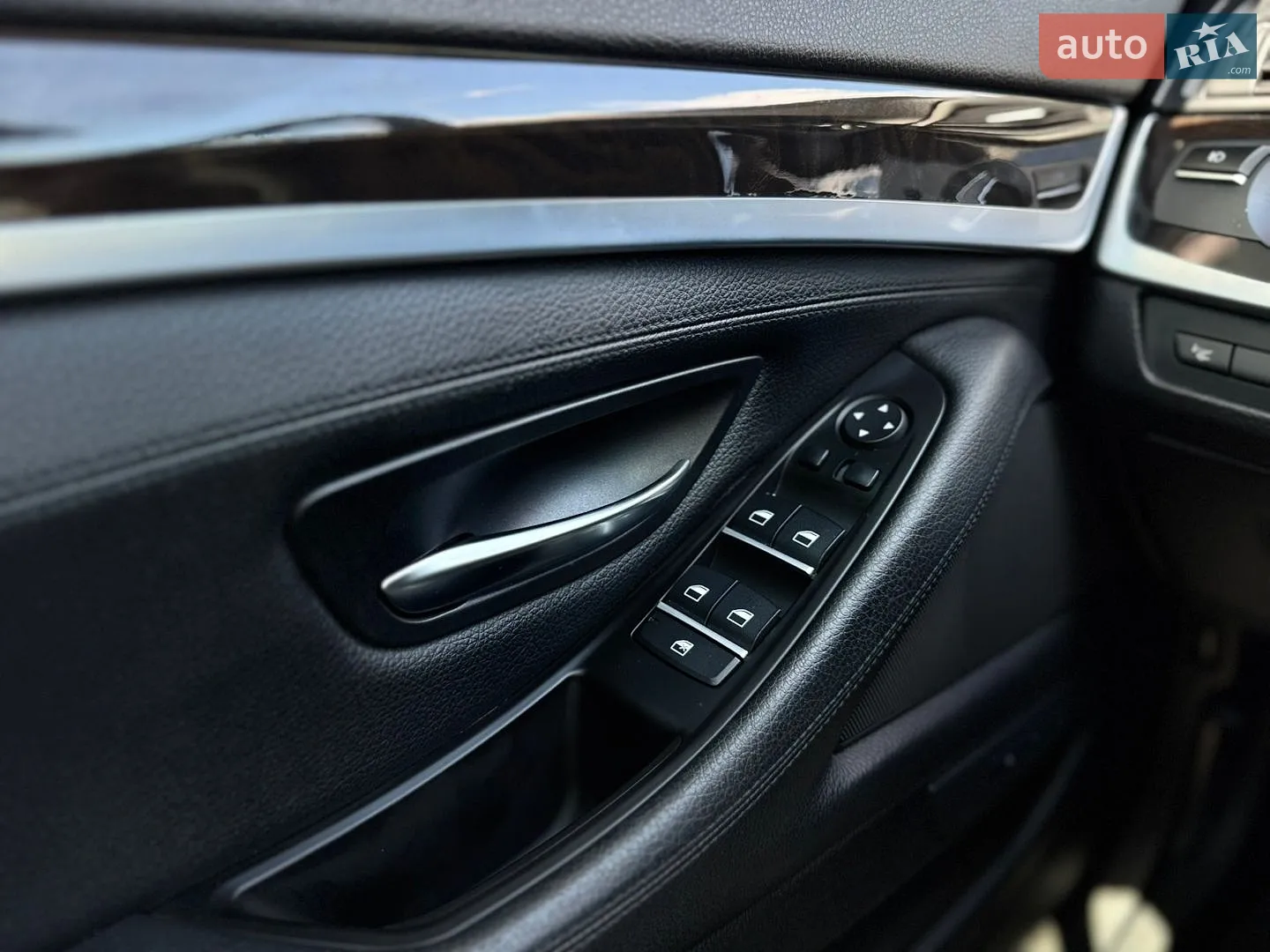 2012 BMW 5er - мініатюра 10