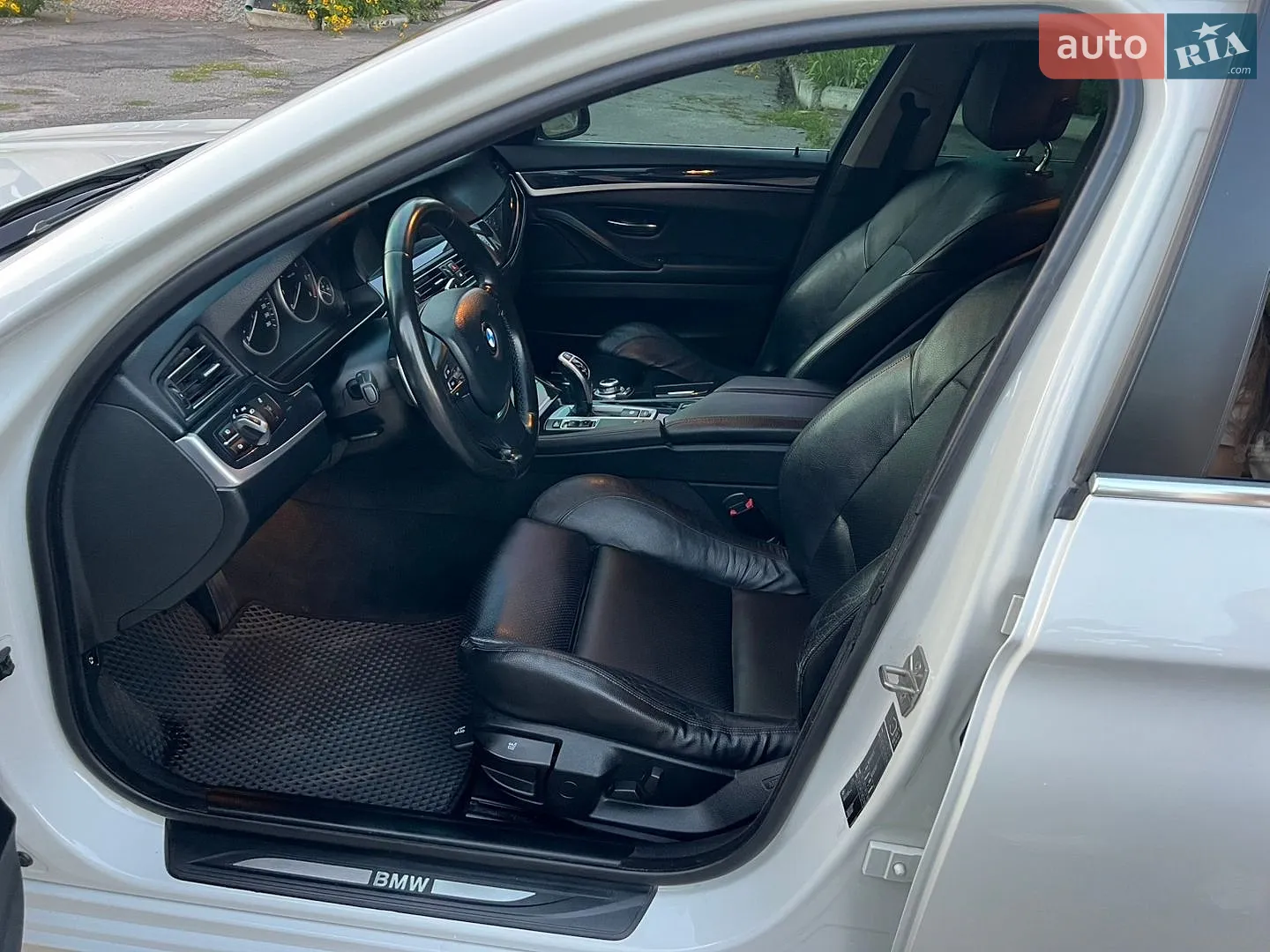 2012 BMW 5er - мініатюра 9