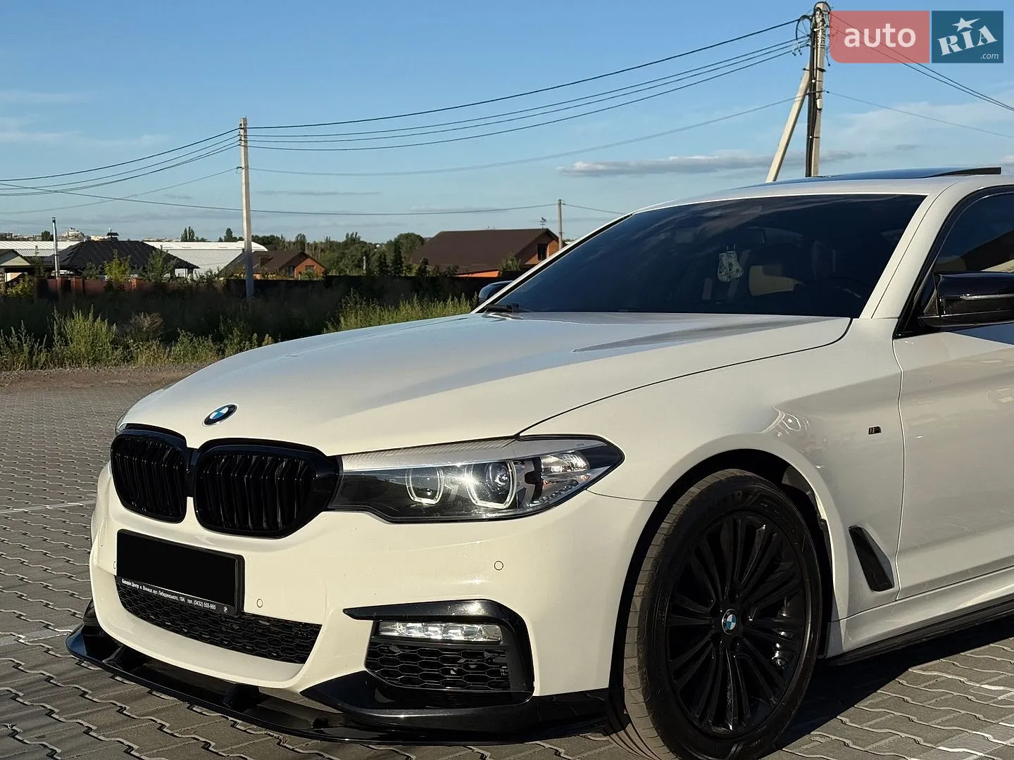 BMW 5 Series 2018 VIN WBAJA5C53KWW16956 фото оголошення 11 з 45