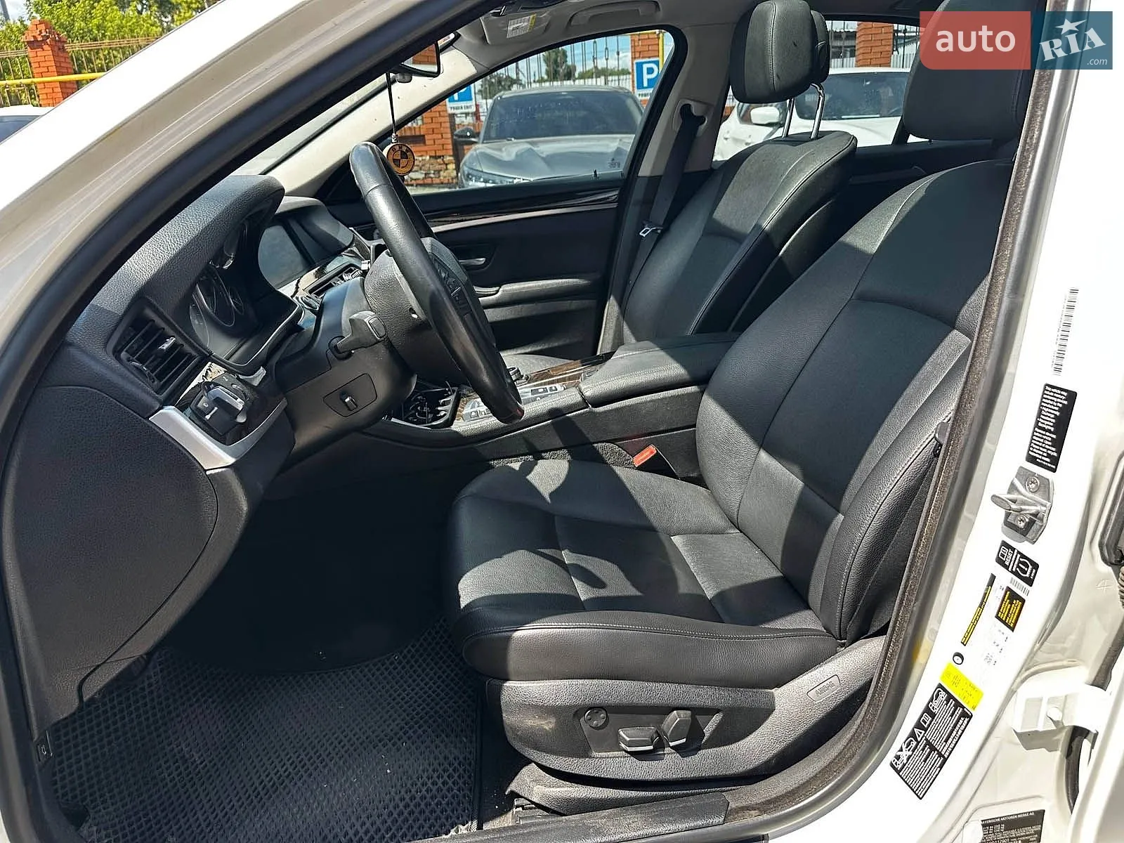 2013 BMW 5er - мініатюра 21