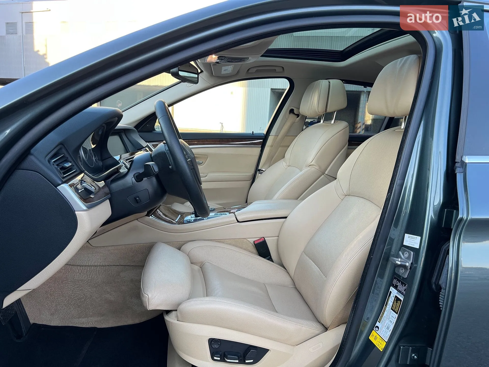 2012 BMW 5er - мініатюра 18