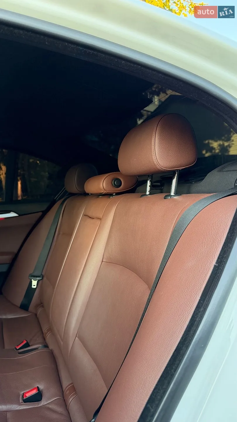 2013 BMW 5er - мініатюра 18