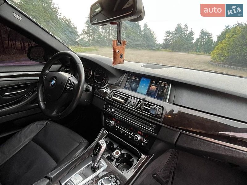 Седан BMW 5 Series 2010 в Мостиске