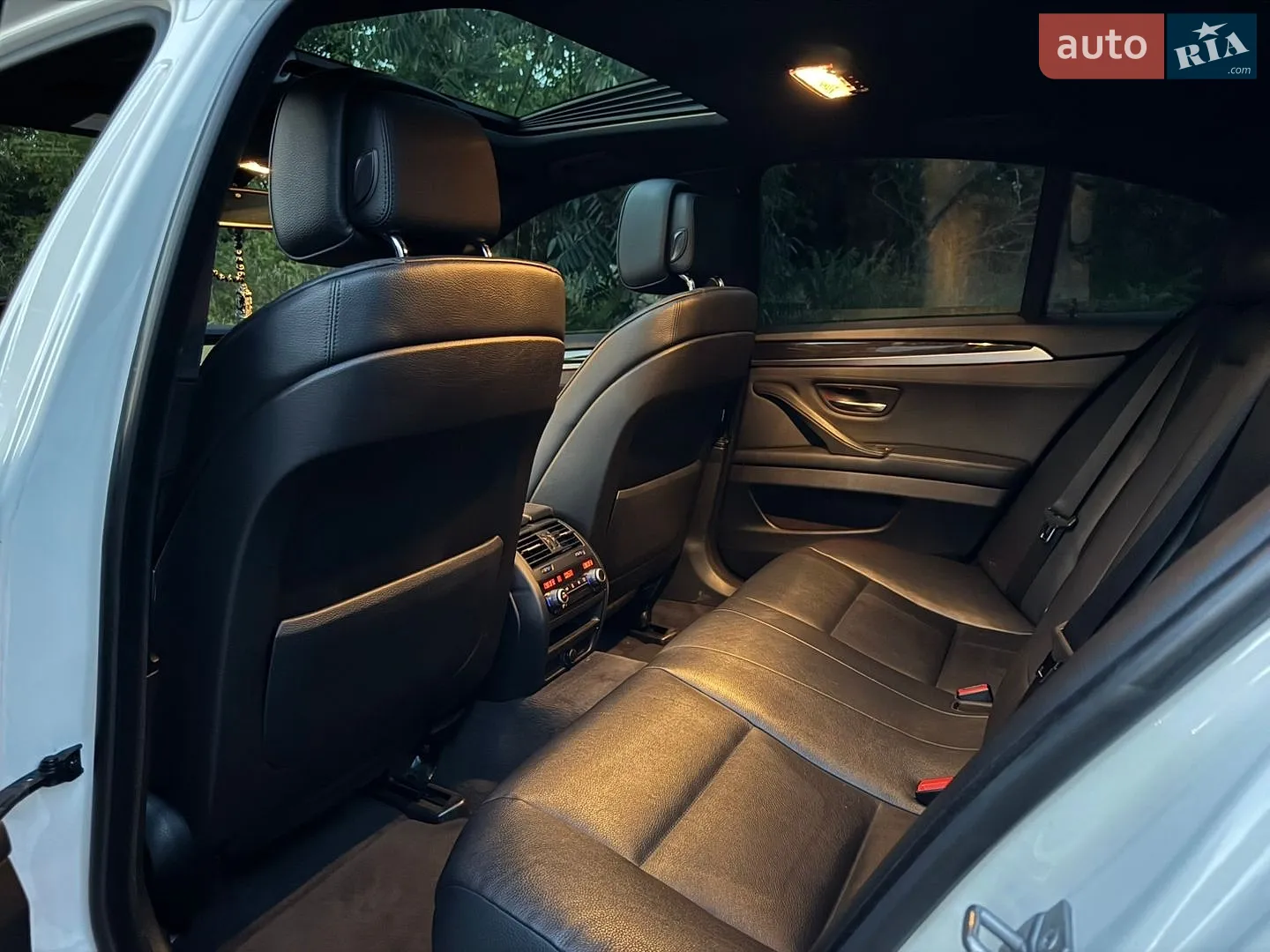 2012 BMW 5er - мініатюра 11