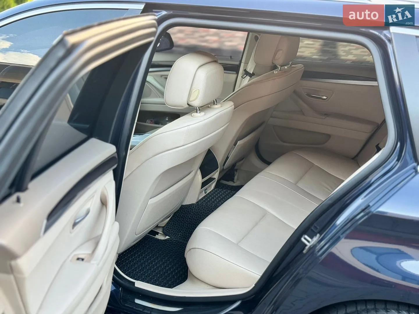 2012 BMW 5er - мініатюра 11