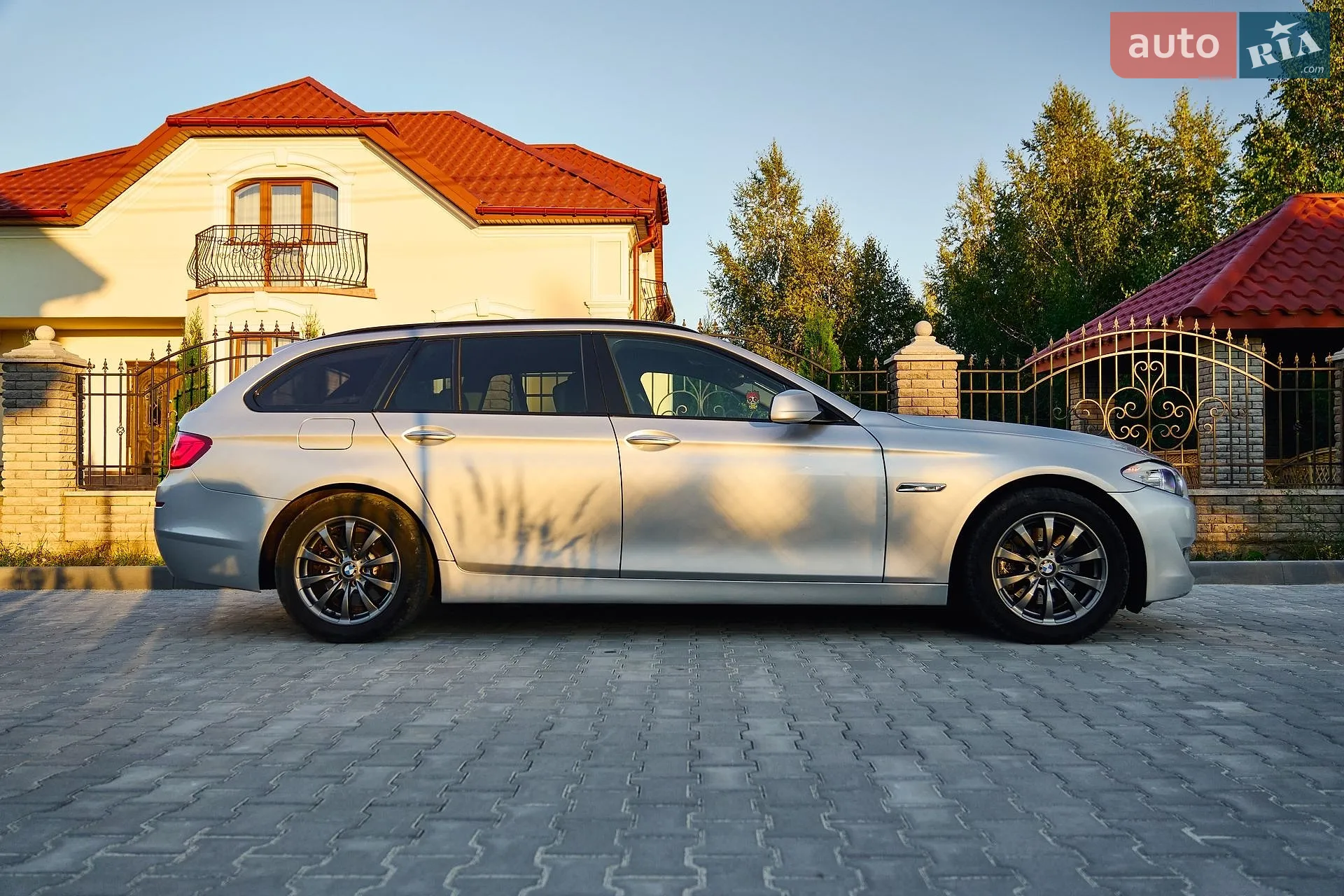 2010 BMW 5er - мініатюра 3