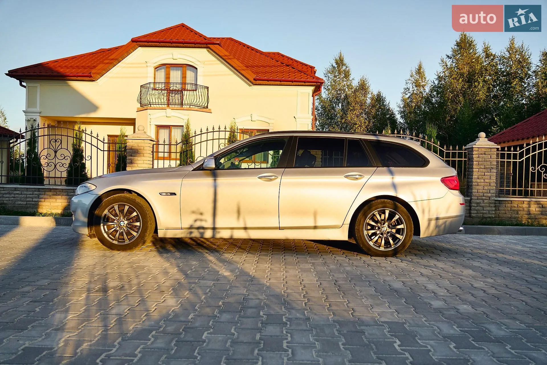 2010 BMW 5er - мініатюра 4