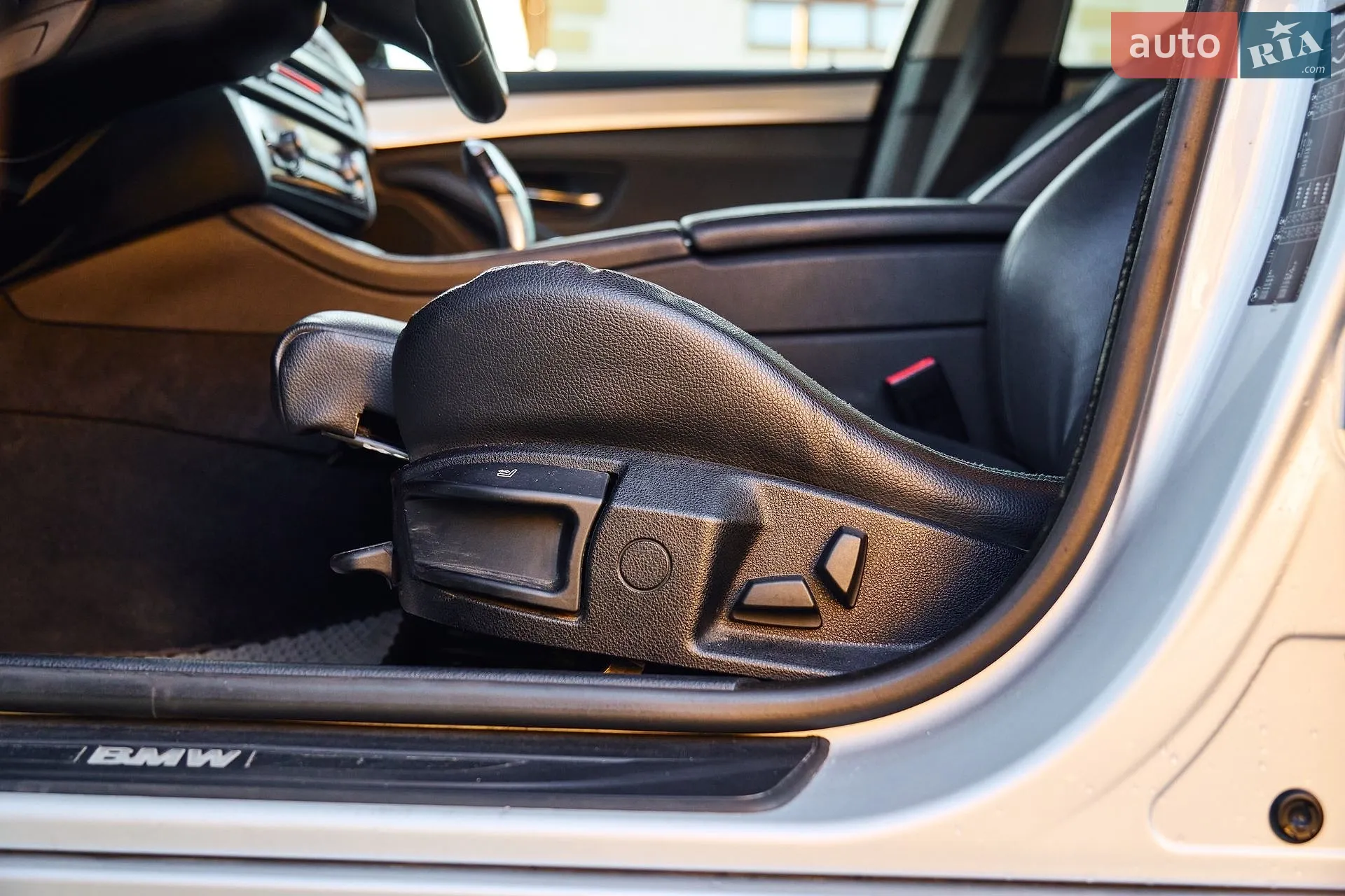 2010 BMW 5er - мініатюра 18