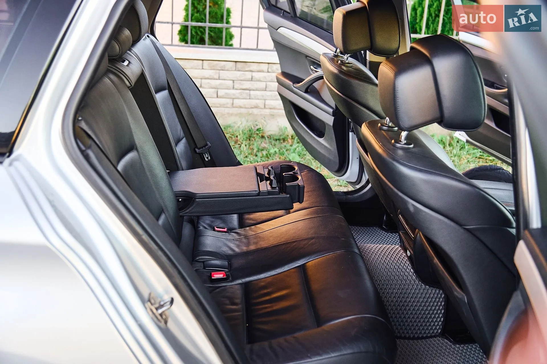 2010 BMW 5er - мініатюра 22