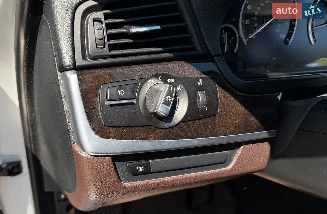 2014 BMW 5er - мініатюра 16