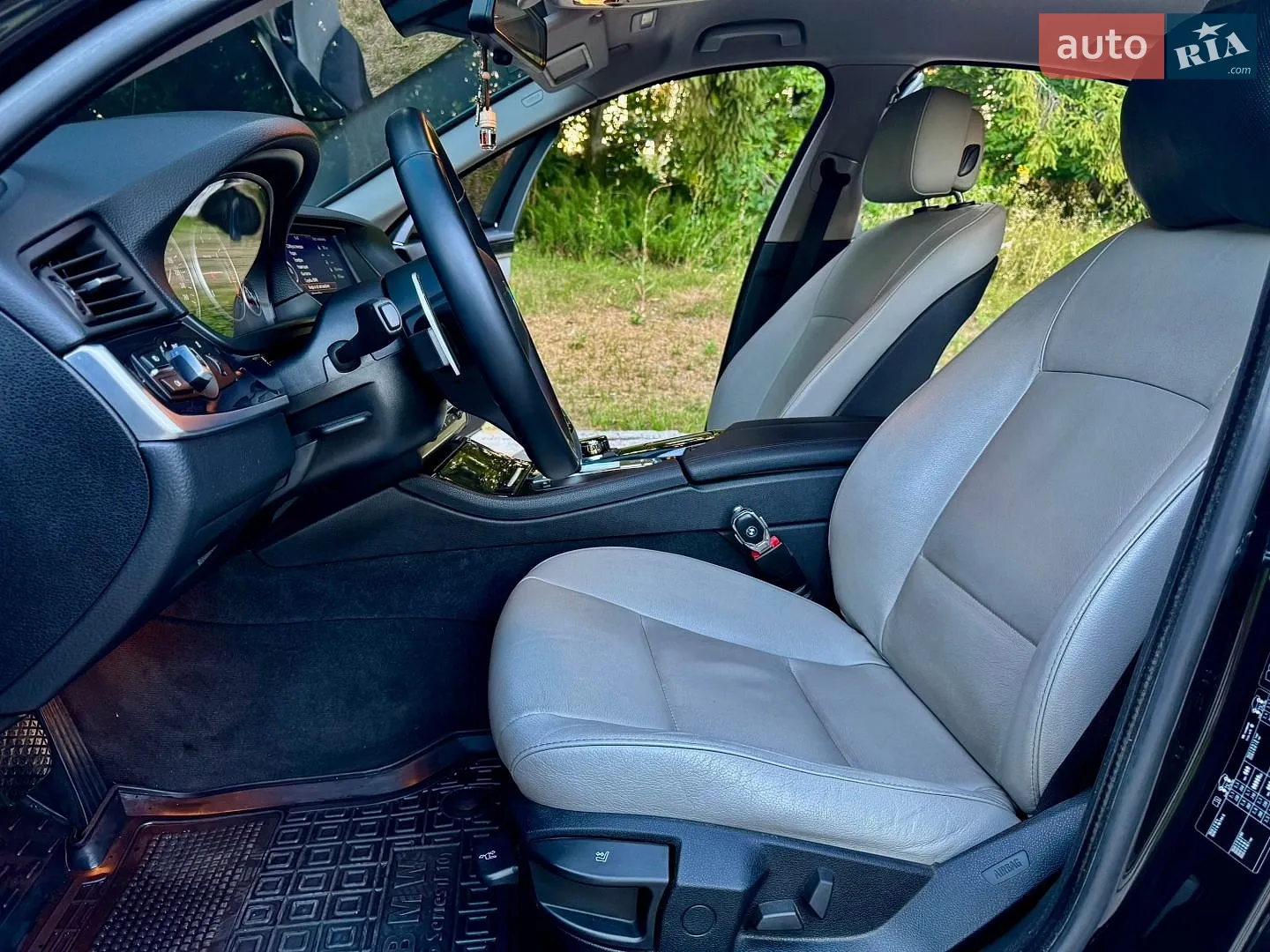 2010 BMW 5er - мініатюра 22