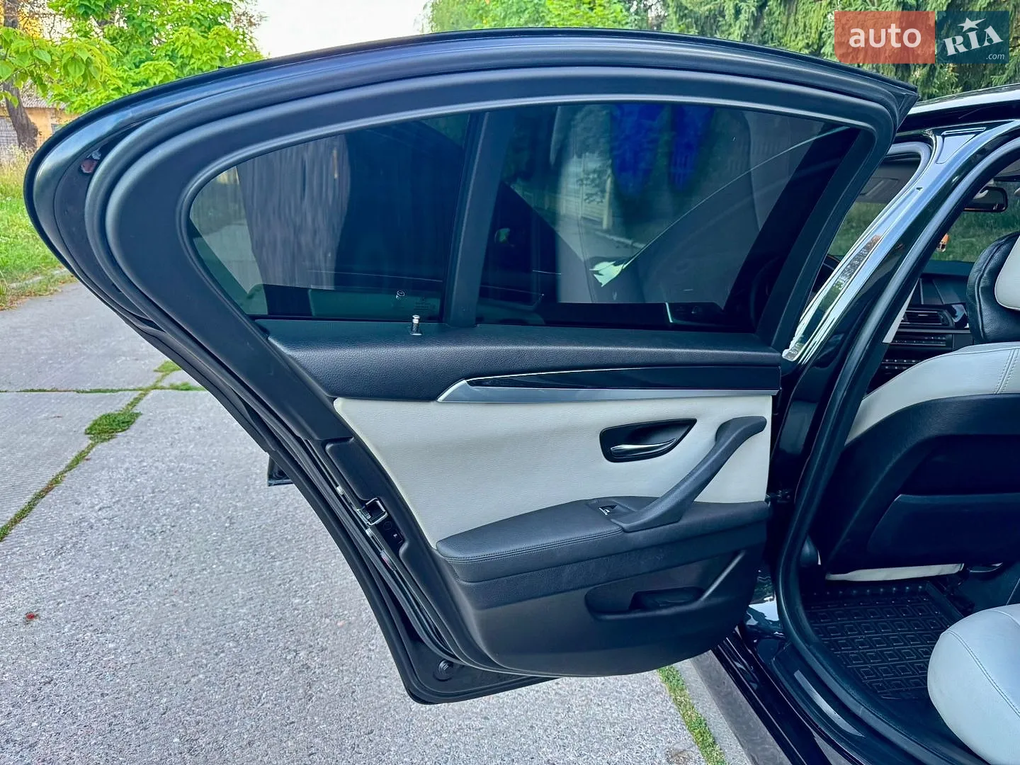 2010 BMW 5er - мініатюра 26
