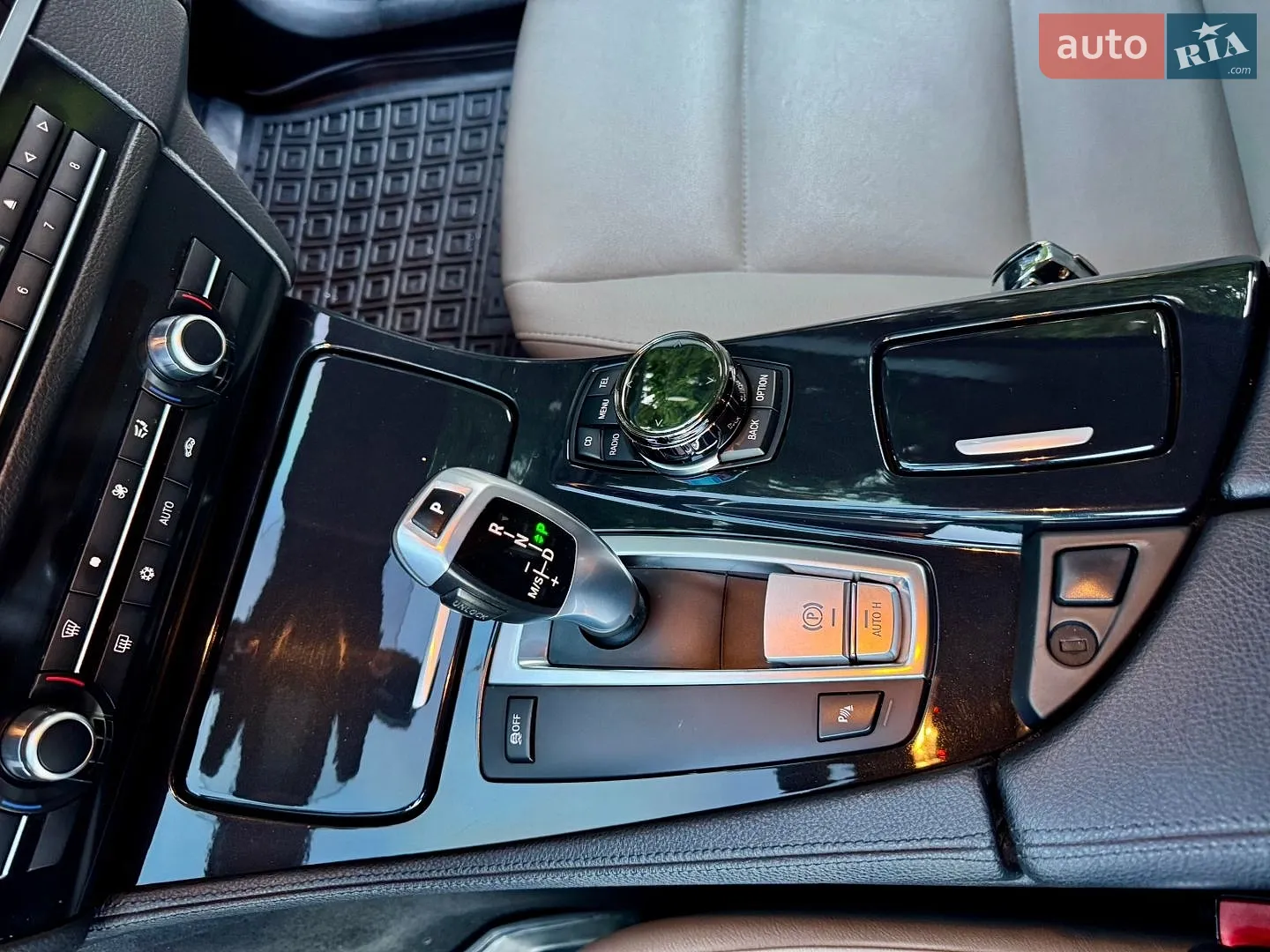2010 BMW 5er - мініатюра 31