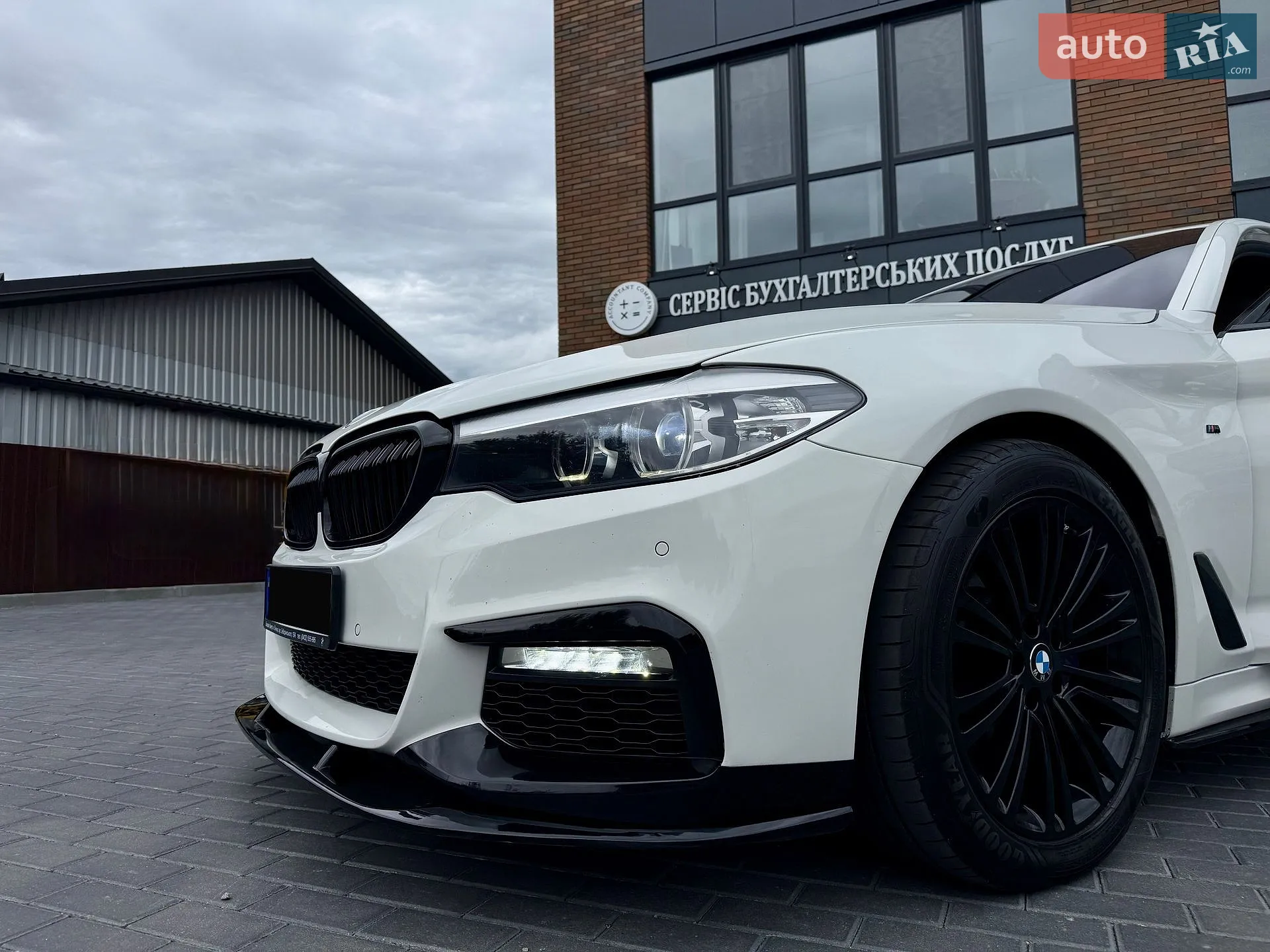 2018 BMW 5er - мініатюра 2
