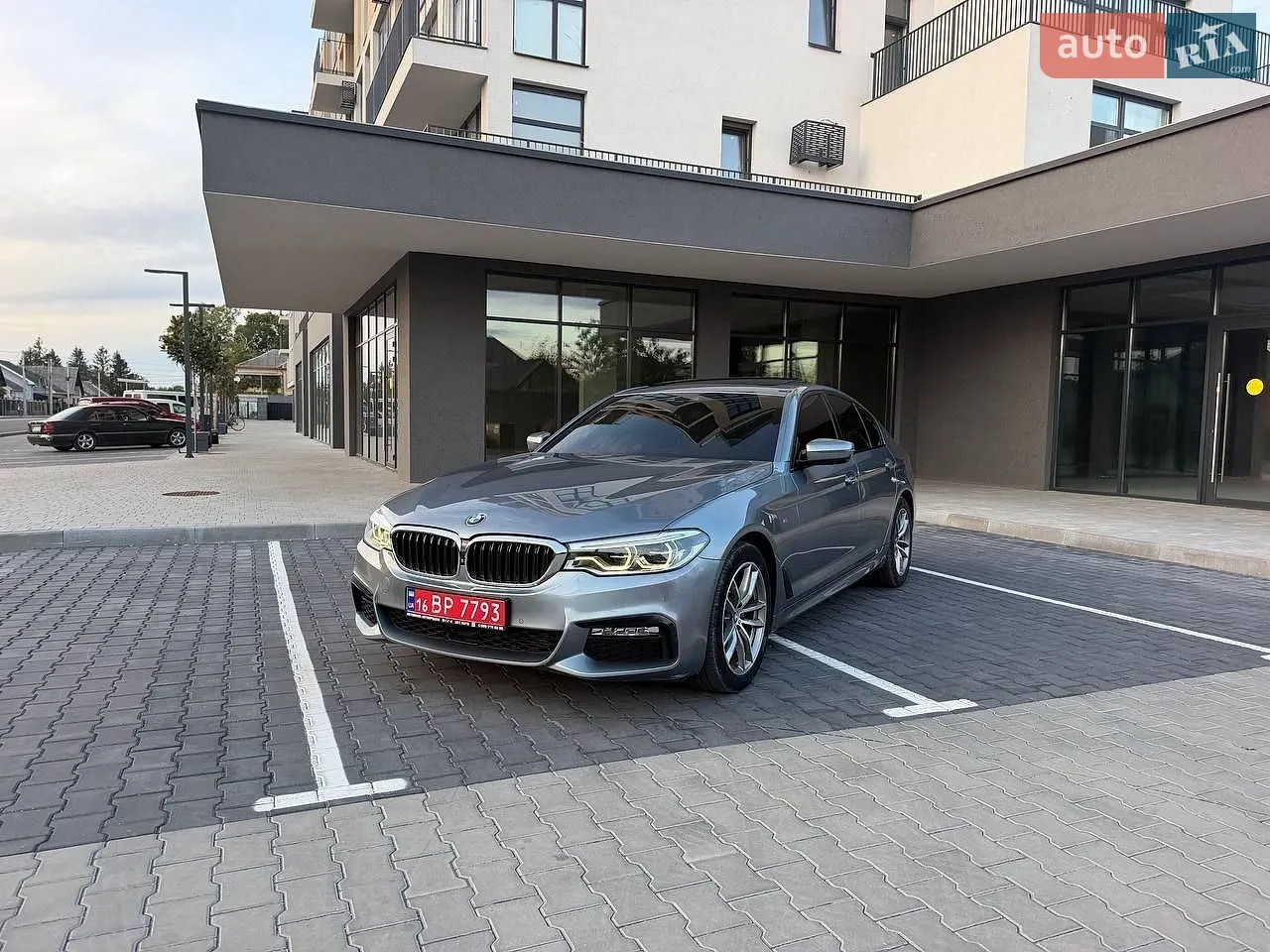 2018 BMW 5er - мініатюра 2