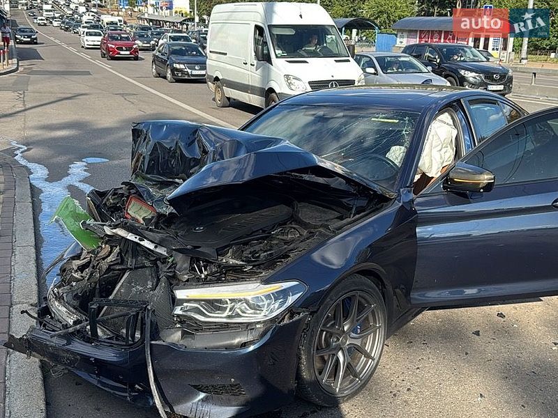 Седан BMW 5 Series 2017 в Киеве