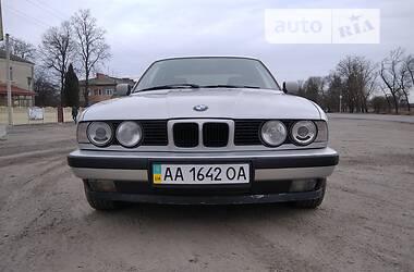 Седан BMW 520 1993 в Староконстантинове