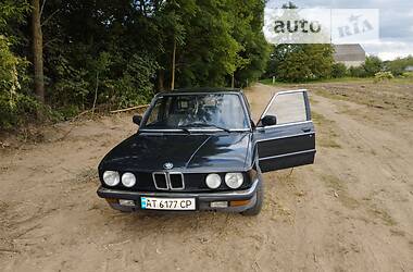 Седан BMW 520 1987 в Луцьку