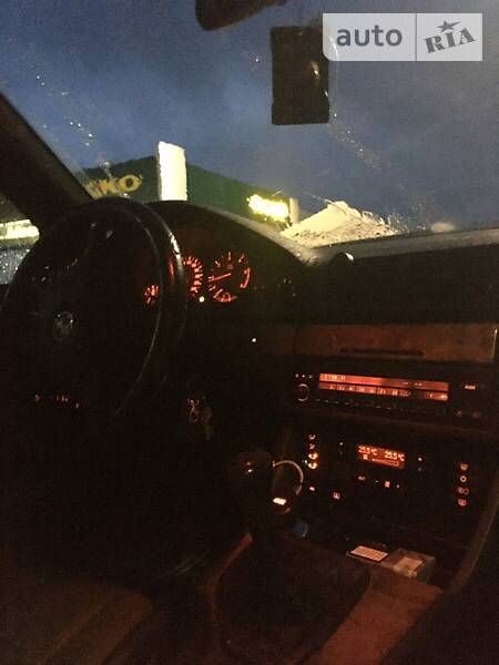 BMW 525
