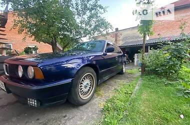 Седан BMW 525 1990 в Львове