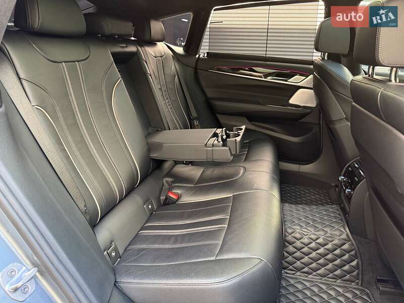 Ліфтбек BMW 6 Series GT 2018 в Києві фото 15 Ліфтбек BMW 6 Series GT 2018 в Києві