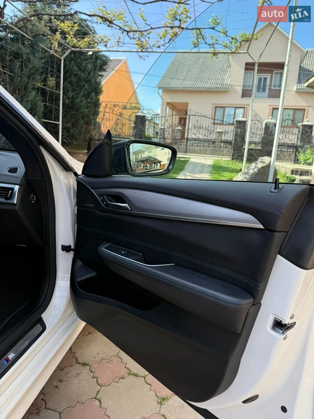 BMW 6 Series GT 2018 VIN WBAJW81070BK92909 фото оголошення 14 з 32