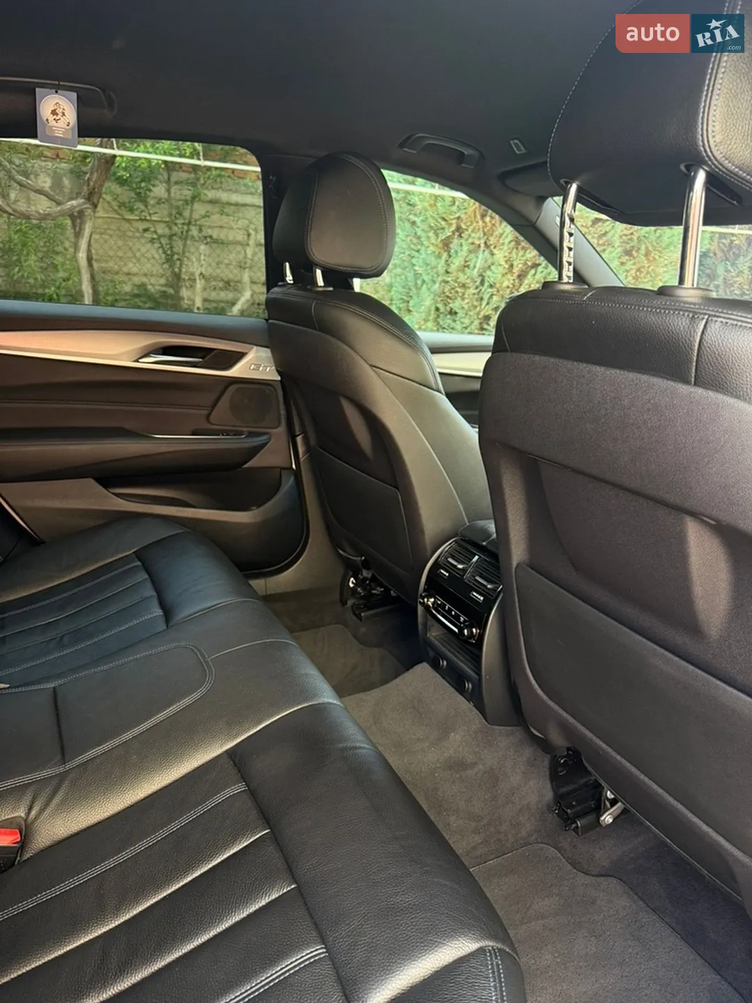 BMW 6 Series GT 2018 VIN WBAJW81070BK92909 фото оголошення 18 з 32