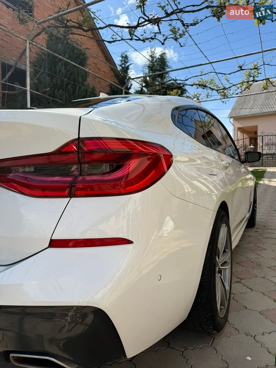 BMW 6 Series GT 2018 VIN WBAJW81070BK92909 фото оголошення 19 з 32