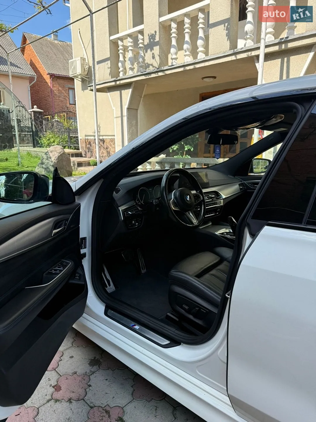 BMW 6 Series GT 2018 VIN WBAJW81070BK92909 фото оголошення 9 з 32