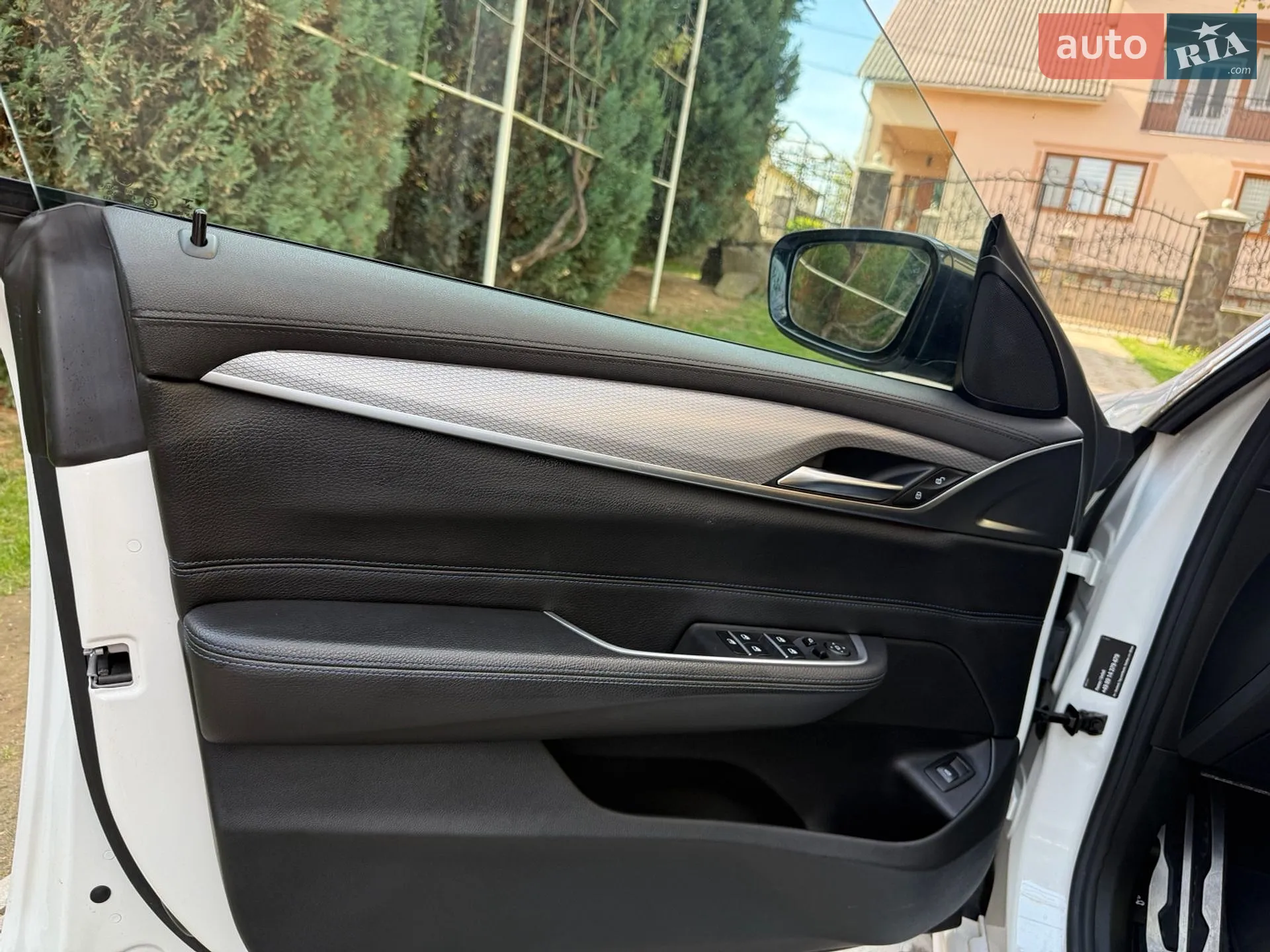 BMW 6 Series GT 2018 VIN WBAJW81070BK92909 фото оголошення 11 з 32