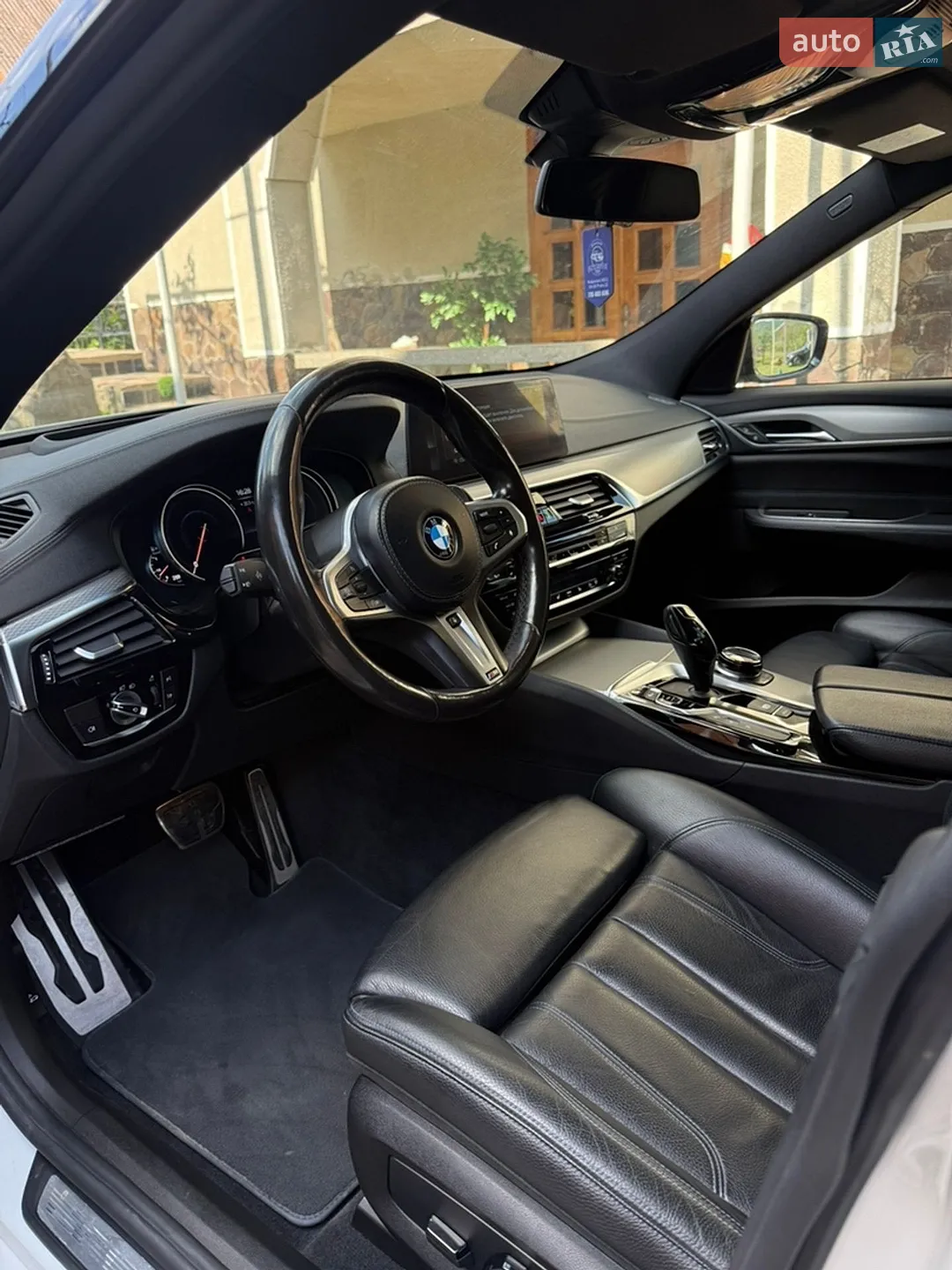 BMW 6 Series GT 2018 VIN WBAJW81070BK92909 фото оголошення 23 з 32