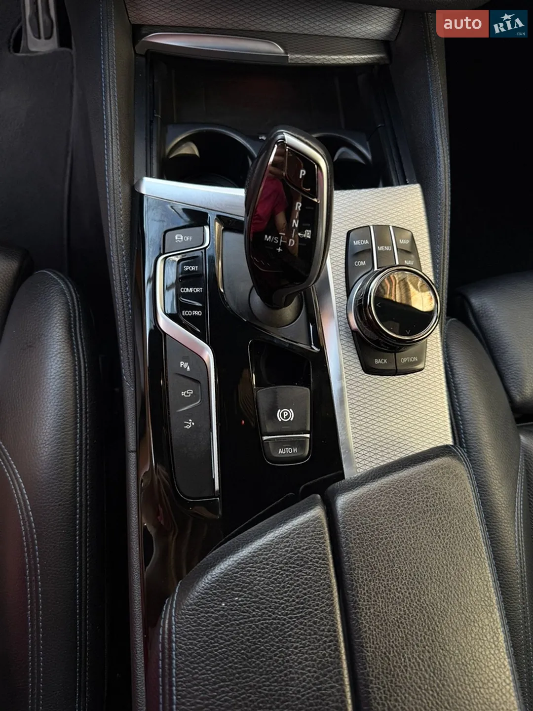 BMW 6 Series GT 2018 VIN WBAJW81070BK92909 фото оголошення 24 з 32
