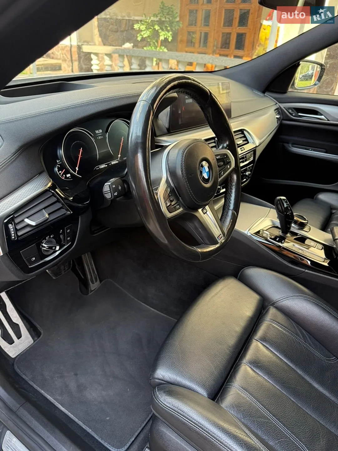 BMW 6 Series GT 2018 VIN WBAJW81070BK92909 фото оголошення 26 з 32