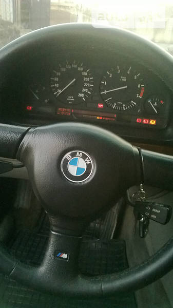 Седан BMW 7 Series 1992 в Полонном