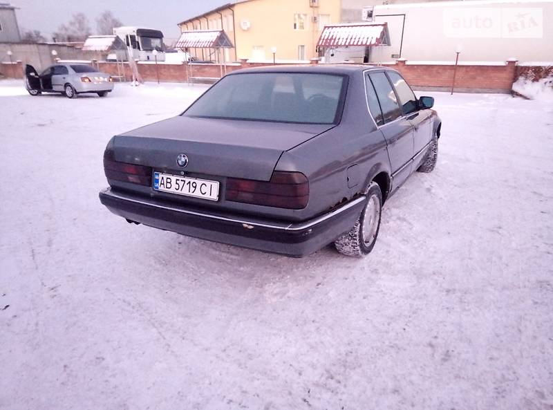 Седан BMW 7 Series 1989 в Виннице