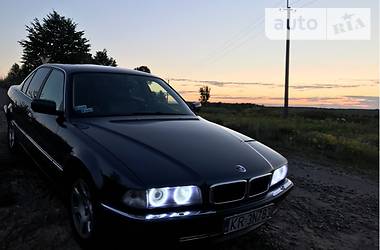 Седан BMW 7 Series 1994 в Киеве