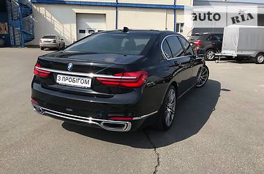 Седан BMW 7 Series 2016 в Киеве