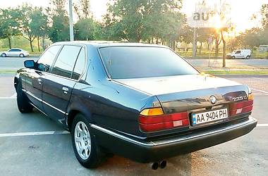 Седан BMW 7 Series 1992 в Киеве