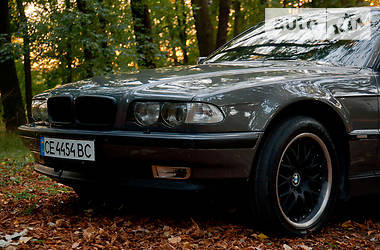 Седан BMW 7 Series 2001 в Черновцах