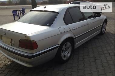 Седан BMW 7 Series 2000 в Черновцах