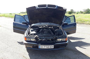 Седан BMW 7 Series 1995 в Угледаре