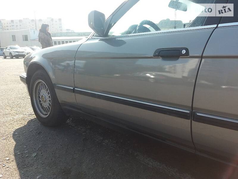 Седан BMW 7 Series 1990 в Одессе