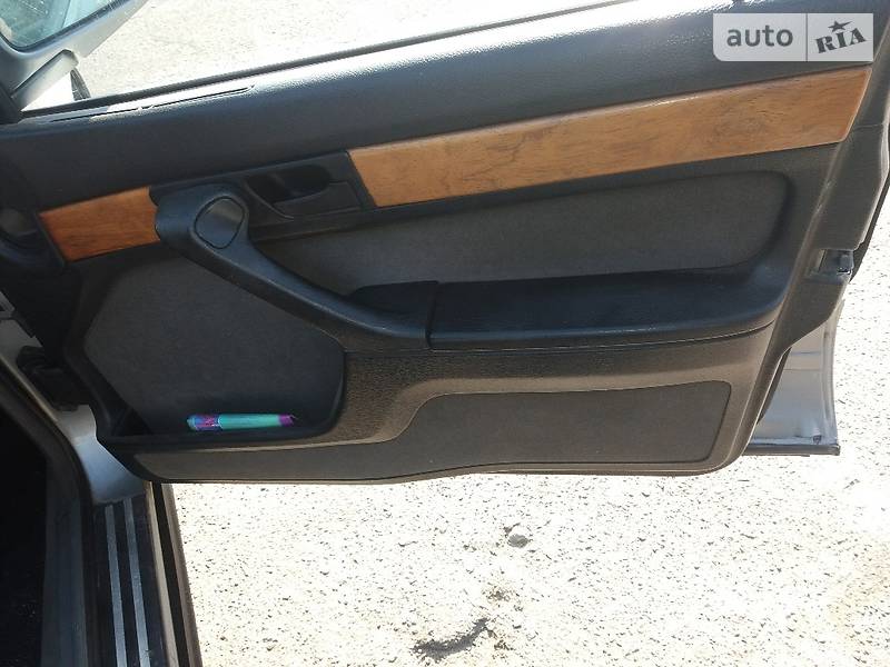 Седан BMW 7 Series 1990 в Одессе