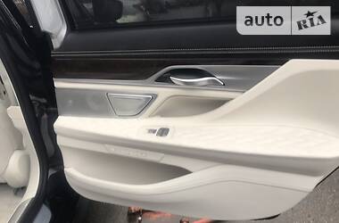 Седан BMW 7 Series 2019 в 