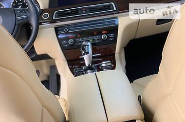 Седан BMW 7 Series 2011 в 