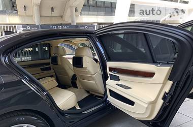 Седан BMW 7 Series 2011 в 