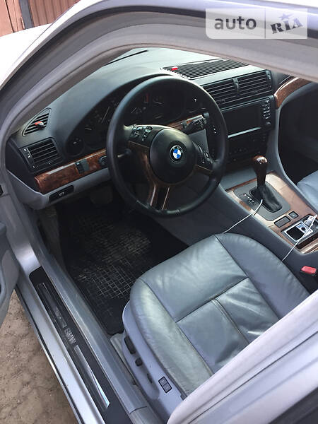 Седан BMW 7 Series 2001 в Чернівцях