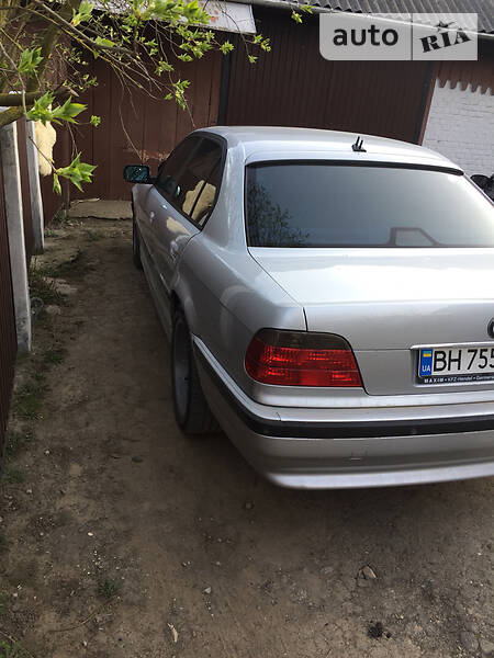 Седан BMW 7 Series 2001 в Чернівцях
