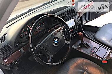 Седан BMW 7 Series 2001 в 